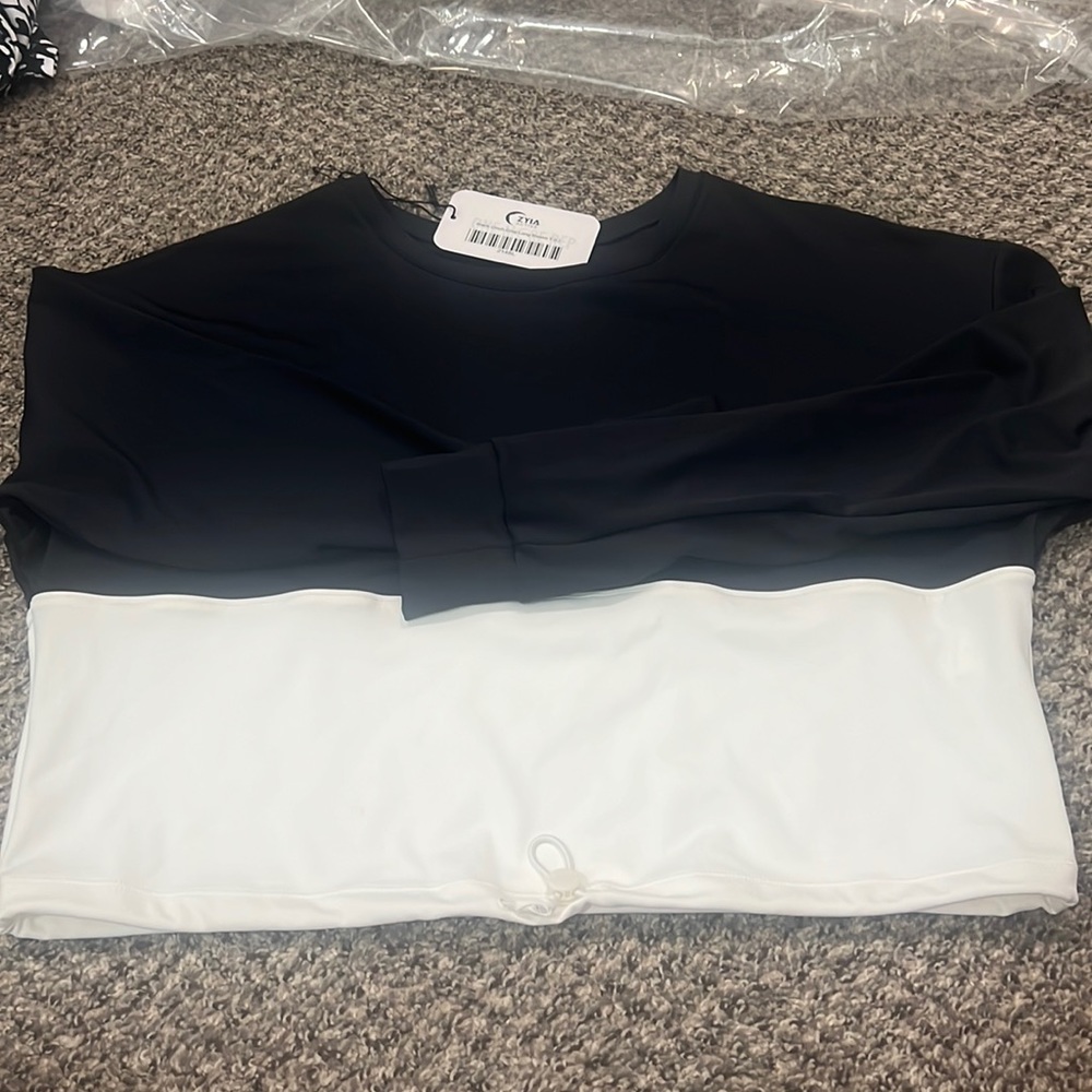 Zyia crewneck cinch crop sweatshirt
